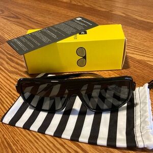 VONZIPPER ROLLER SUNGLASSES